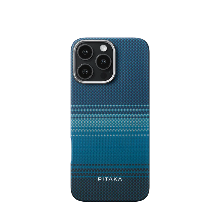 чехол-pitaka-синий-карбон-iphone-16-pro-вырез-камеры


