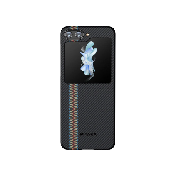 Открытый вид черного карбонового чехла для Samsung Galaxy Z Flip 5 с узором и двойной камерой — Smartworld.