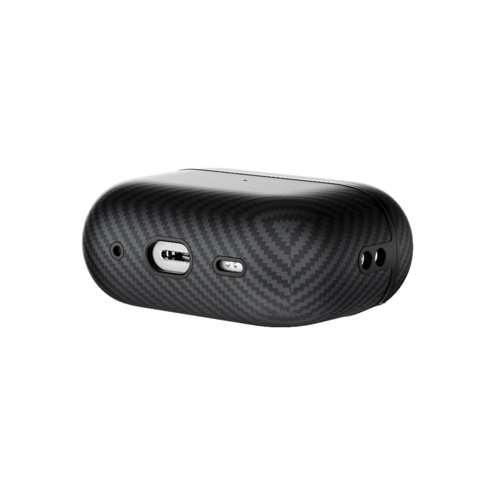 Вид снизу чехла Smartworld из карбона для AirPods, демонстрирующий защитный корпус и порты для зарядки.