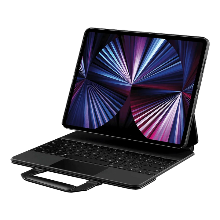  Чехол FlipBook для iPad с Magic Keyboard от Smartworld, установленный в режиме ноутбука, с ярким дисплеем и кожаной ручкой, на прозрачном фоне.