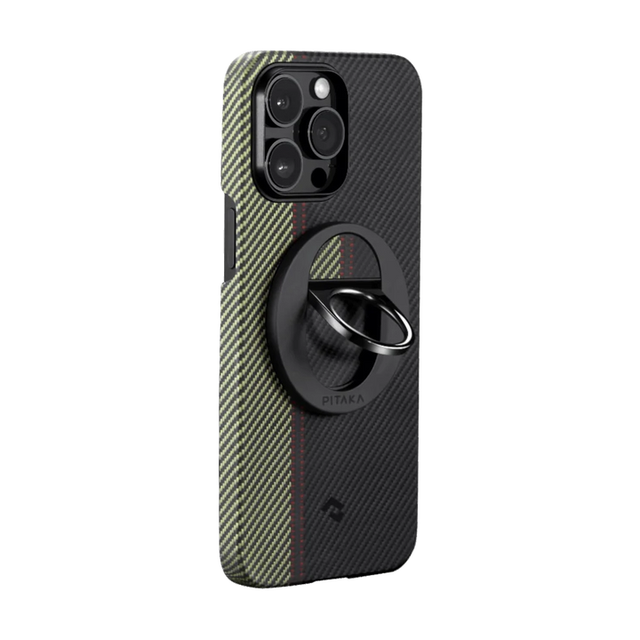 Аксессуар MagEZ Grip 2 от Smartworld, установленный на смартфон с карбоновым чехлом и цветным акцентом, для удобного хвата и использования.