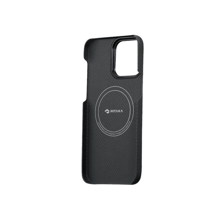 Внутренний вид черного карбонового чехла SmartWorld Pitaka для iPhone 14 Pro Max с поддержкой MagSafe и точной посадкой для камеры.