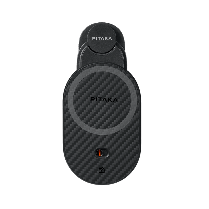 Магнитный держатель Pitaka Car Mount Pro 2 с углеродной текстурой, вид спереди.