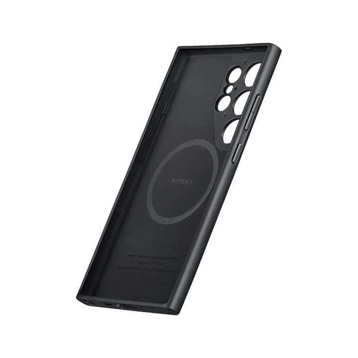 Внутренний вид чехла PITAKA PinButton для Samsung Galaxy S24 Ultra с вырезами для кнопок и камер, поддерживающий беспроводную зарядку.