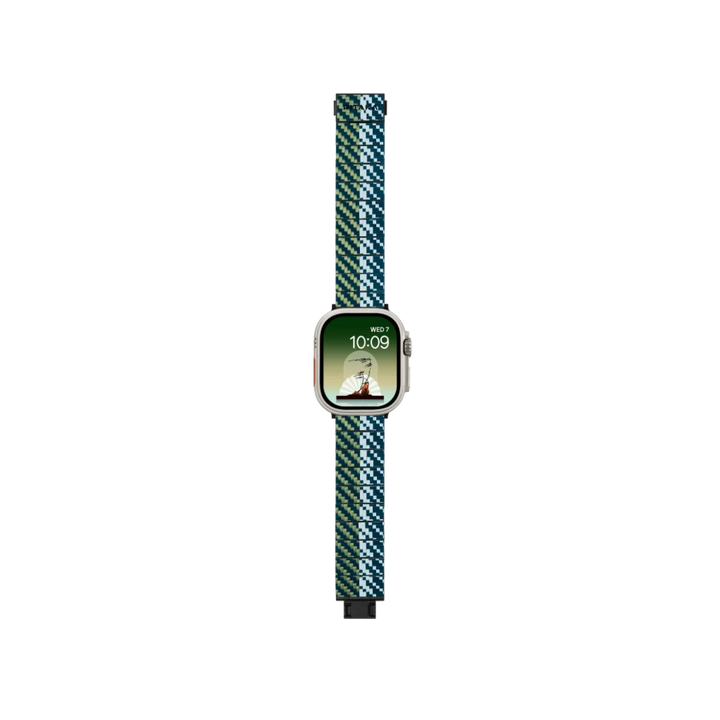 Фронтальный вид ремешка PITAKA ChromaCarbon для Apple Watch в цвете Wild. Элегантный ремешок с уникальным узором и премиальным качеством.