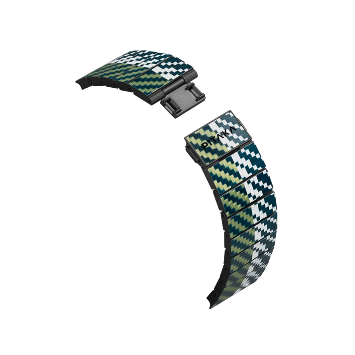 Крупный план сегмента ремешка PITAKA ChromaCarbon для Apple Watch. Уникальный узор в стиле Poetry of Things и прочная углеродная конструкция.